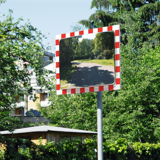 Verkehrsspiegel-2 520x520