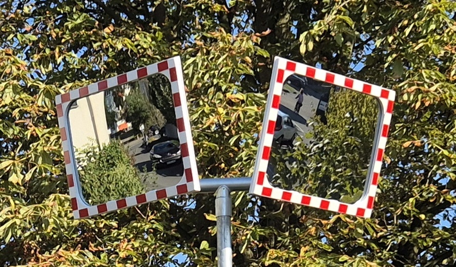 Verkehrsspiegel - Kombination 888x520